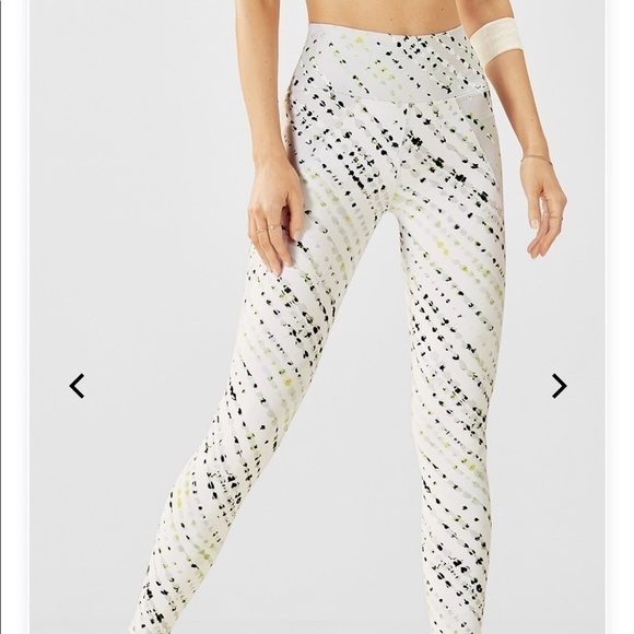 white Dotted Splash Print/Grey Dotted Splash Sm - Picture 2 of 10